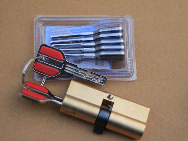 灵台24小时上门开锁公司